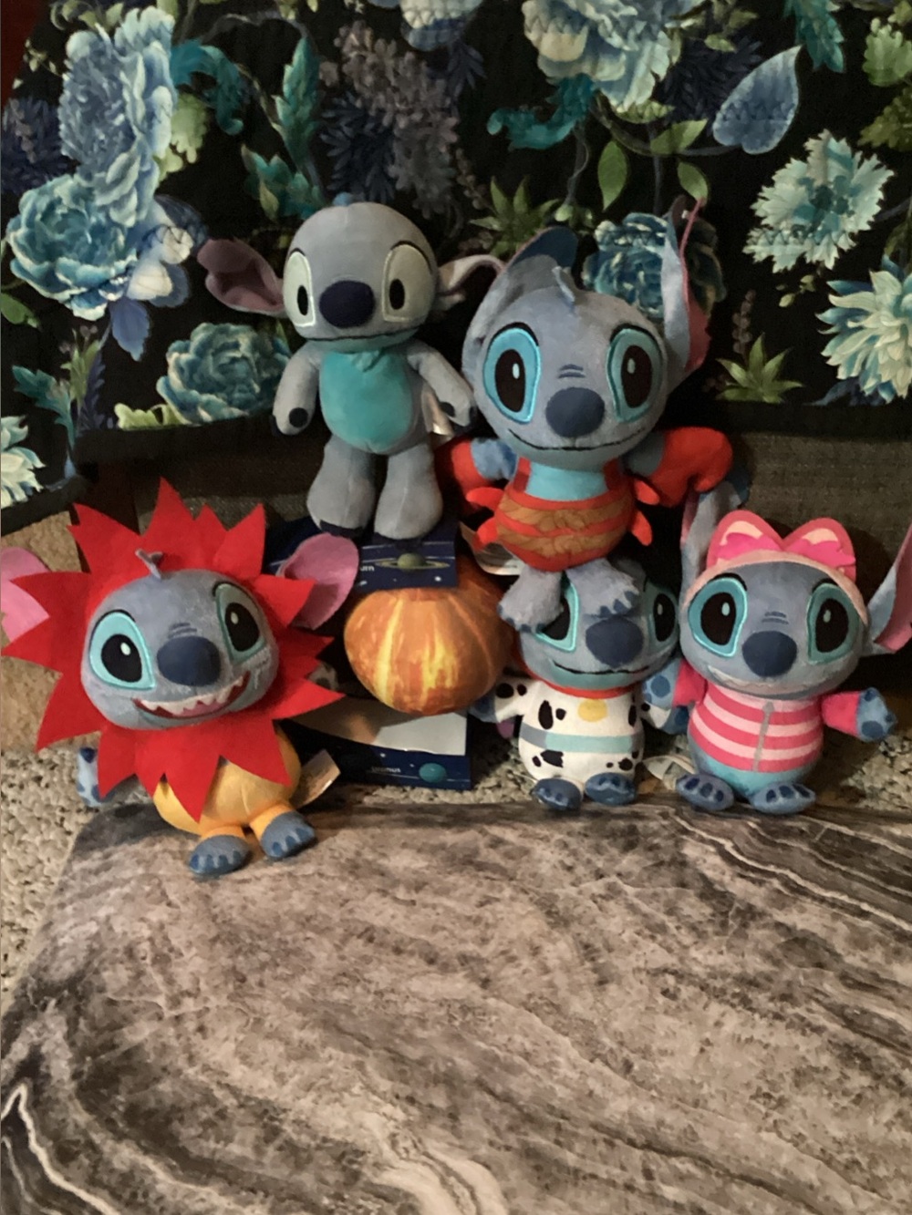 Preowned Disney Lot Of 5 Snitch Plushies .